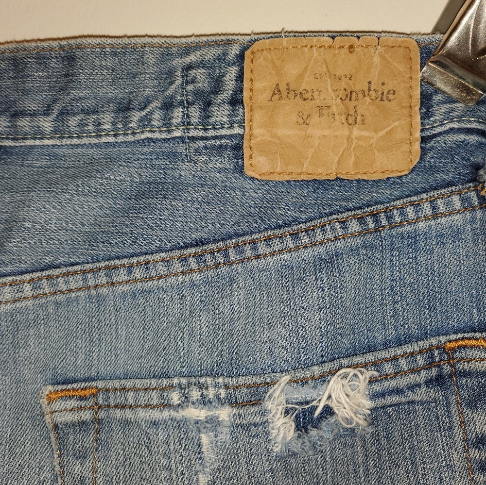 A&F low rise slim straight jeans - Picture 6 of 9